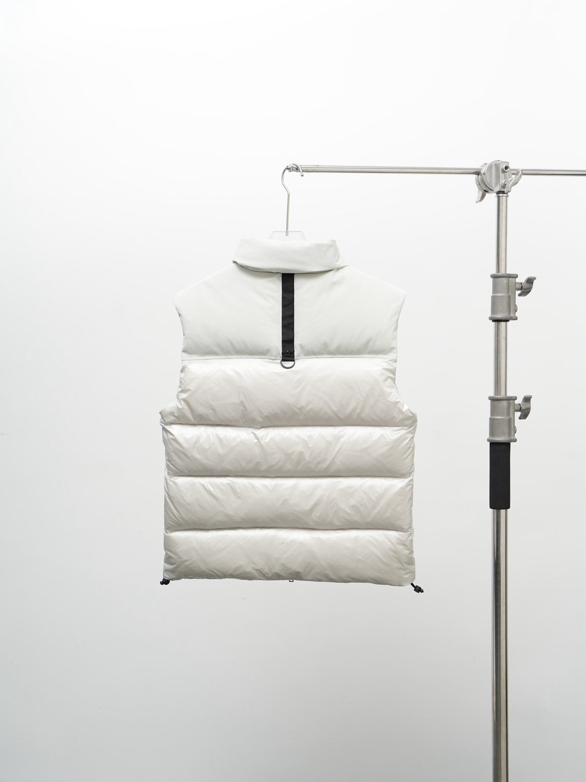 Moose Knuckles Unisex Stand-Collar Puffer Vest - White