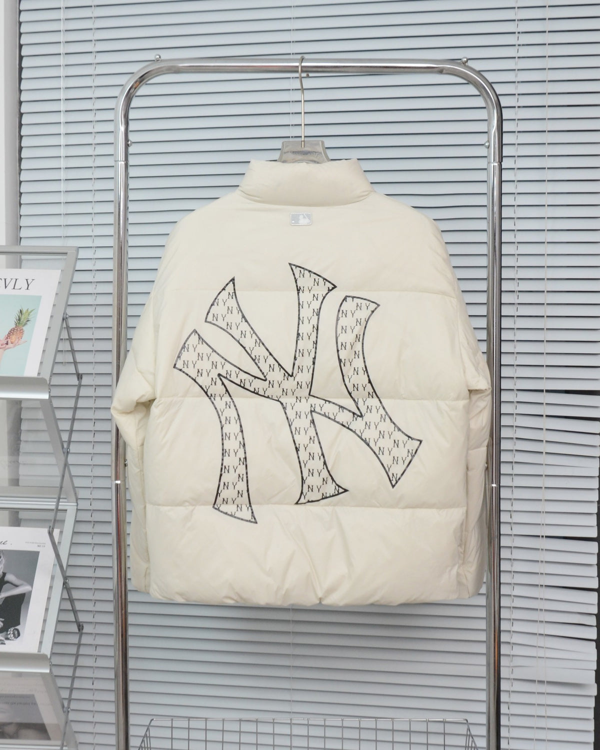 MLB New York Yankees Stand-Collar Puffer Jacket - Cream