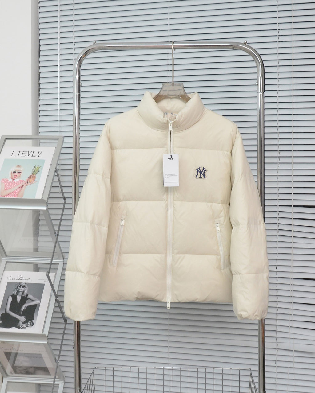 MLB New York Yankees Stand-Collar Puffer Jacket - Cream