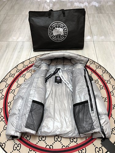 Canada Goose Crofton 2252 Hooded Puffer Jacket - Silver