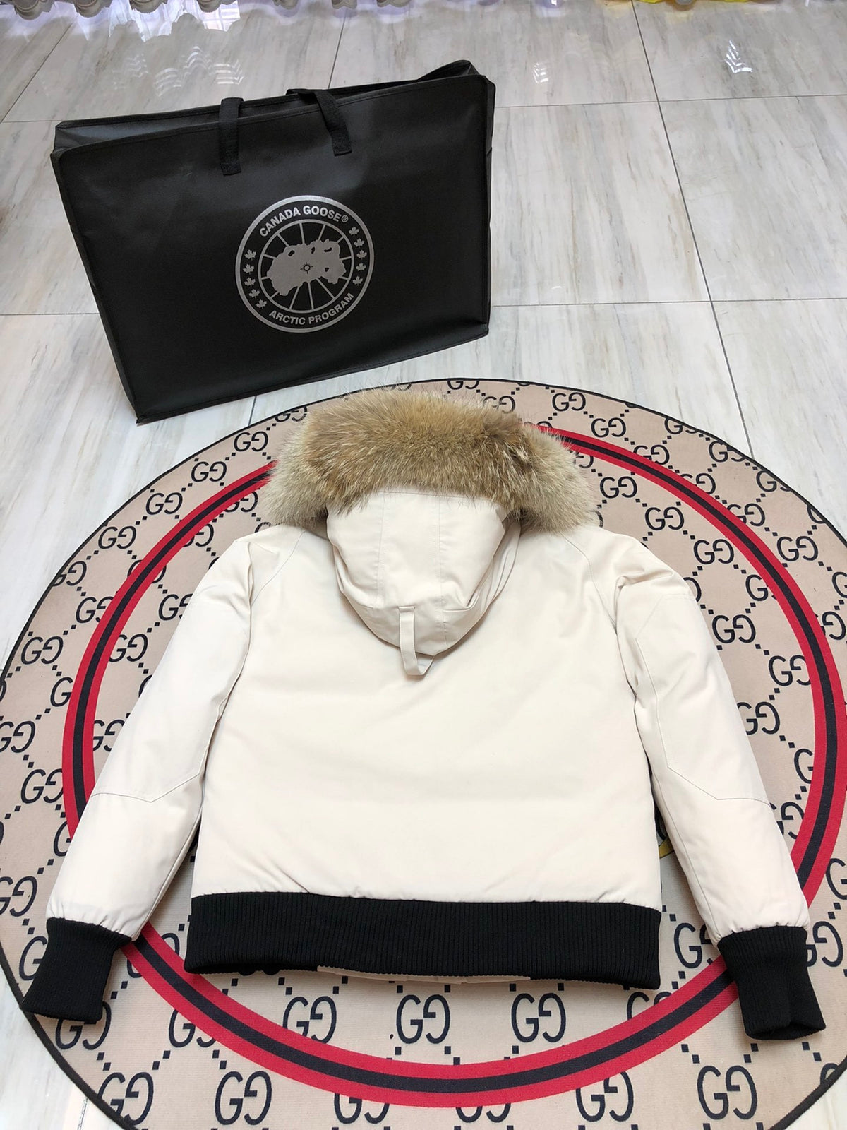 Canada Goose Chilliwack Hooded Bomber Jacket - Off-White