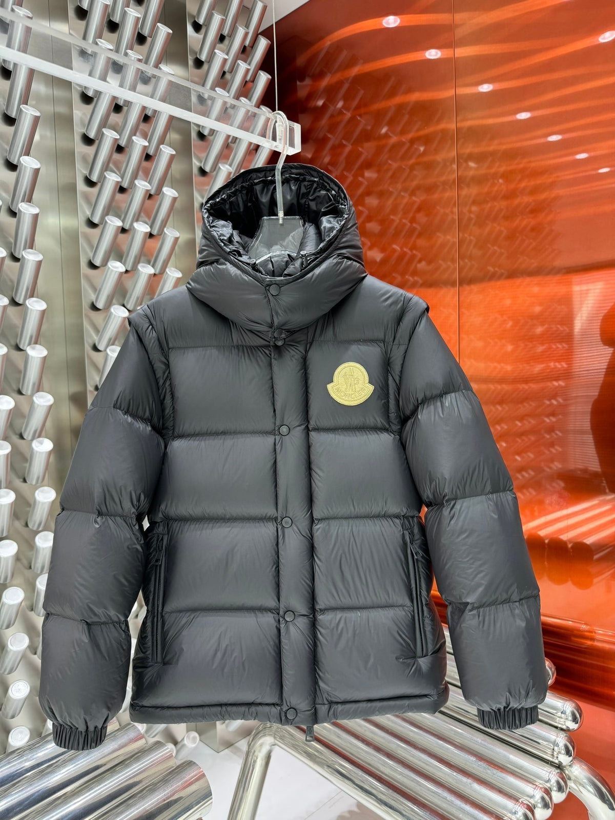 Moncler Gold-Logo Hooded Puffer Jacket - Black