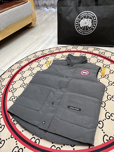 Canada Goose Stand-Collar Quilted Puffer Vest - Charcoal Gray