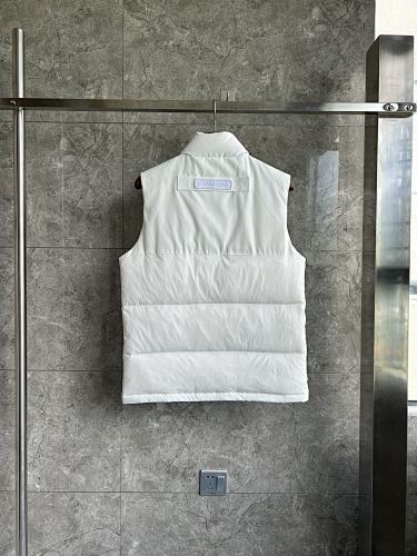 Canada Goose Stand-Collar Quilted Puffer Vest - White