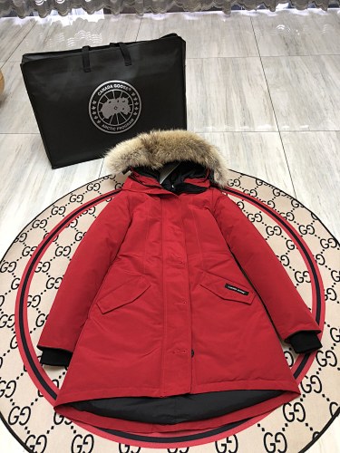 Canada Goose Women's Hooded Fishtail Parka - Red